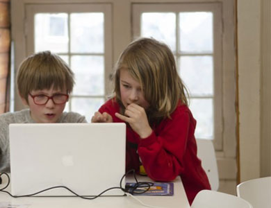 自动化部署的在线轰炸机